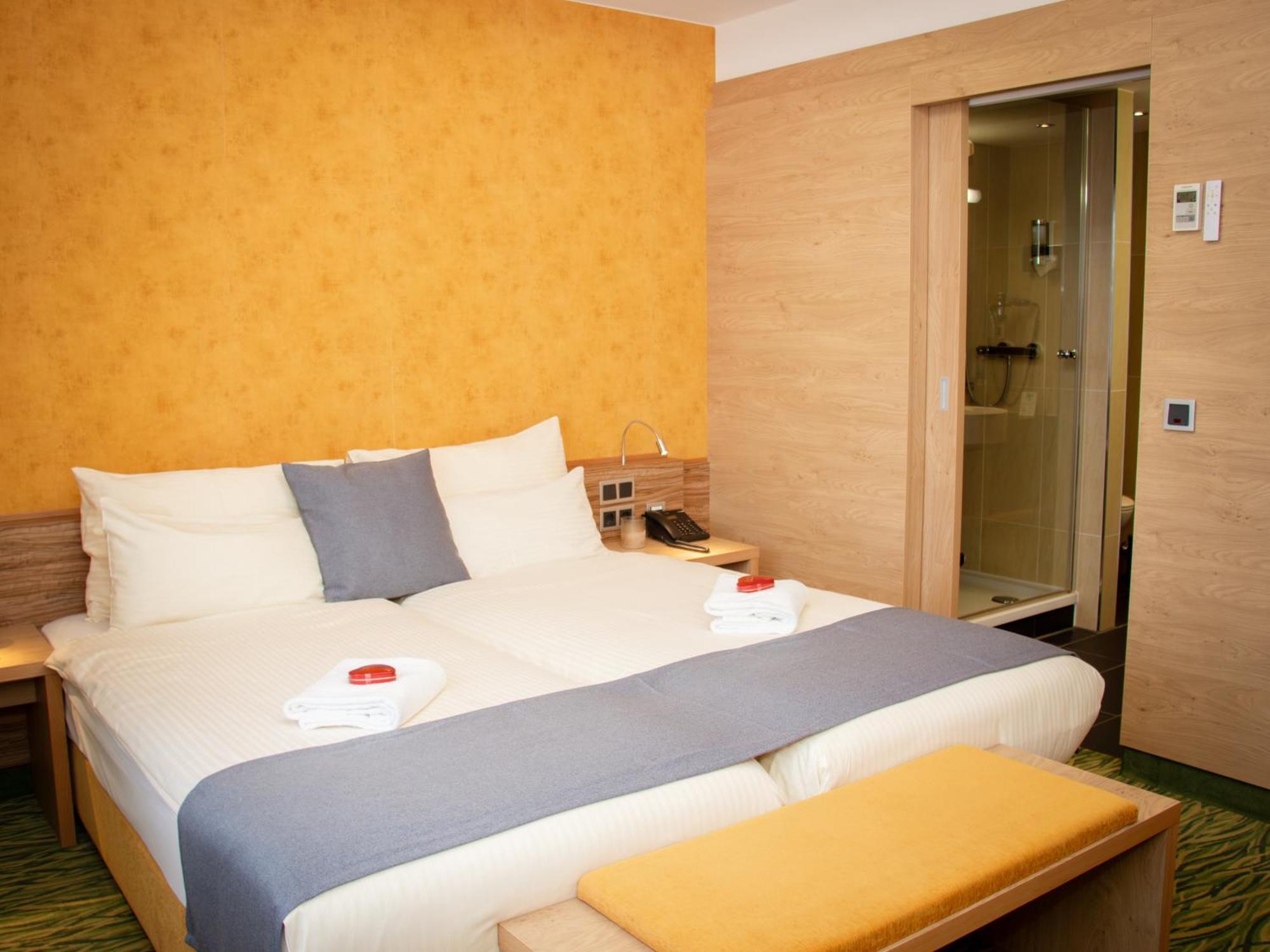 Hotel Bildungsblick Kirchseeon Экстерьер фото